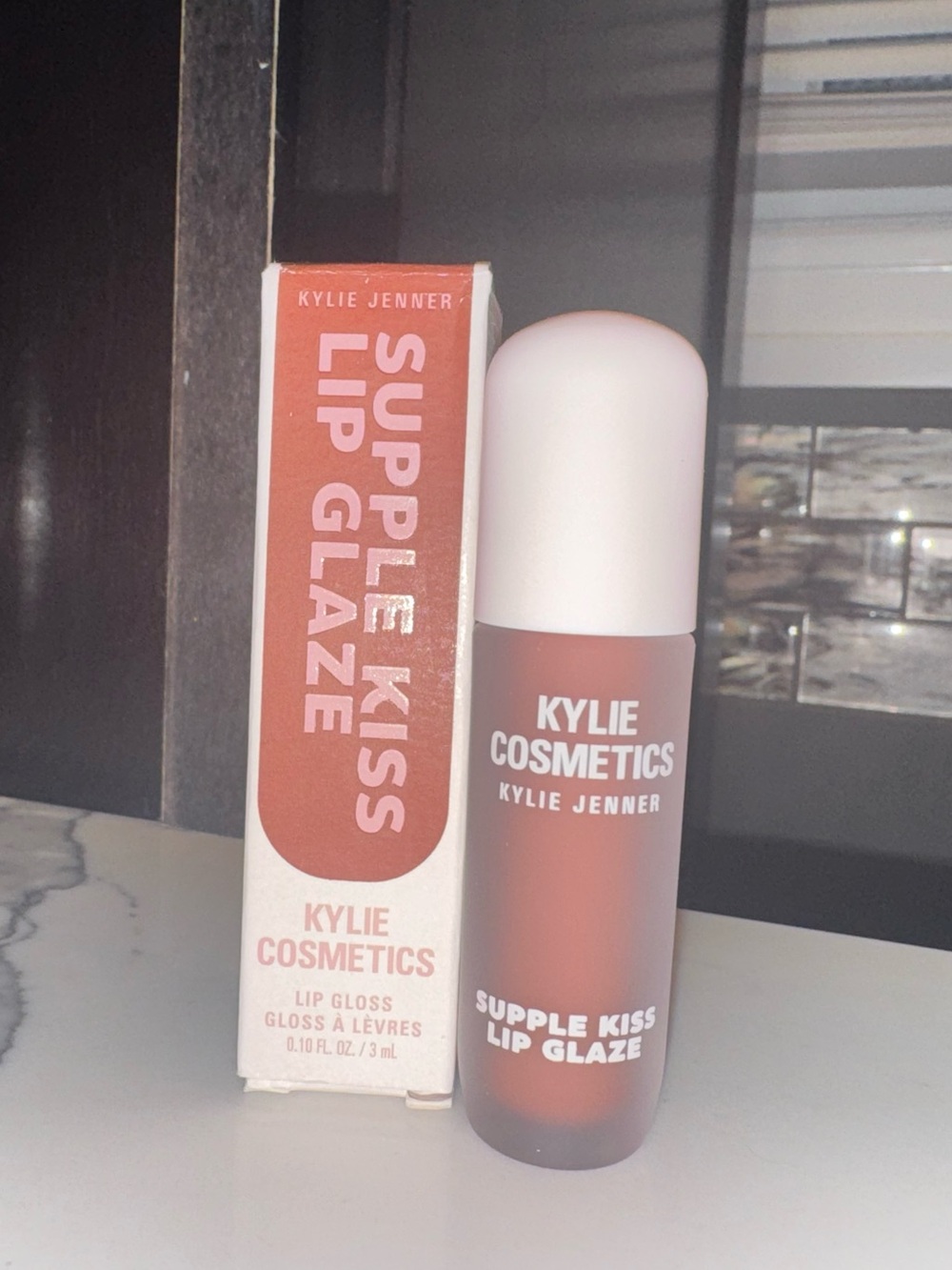 Kylie Cosmetics Supple Kiss Lip Glaze – Shade 005 Lovable